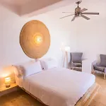 Salt Suites By Mr And Mrs White Hotel