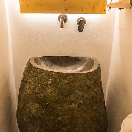 Отель Salt Milos 2*