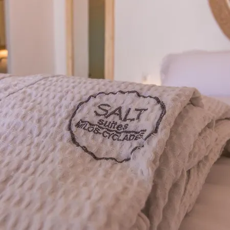Salt Milos Отель
