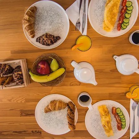 Salt Milos מלון פולוניה