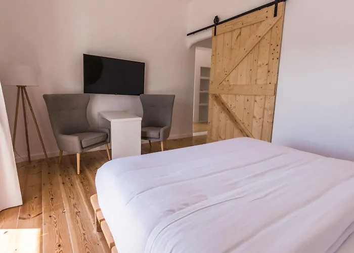 Salt Milos Hotell 2*