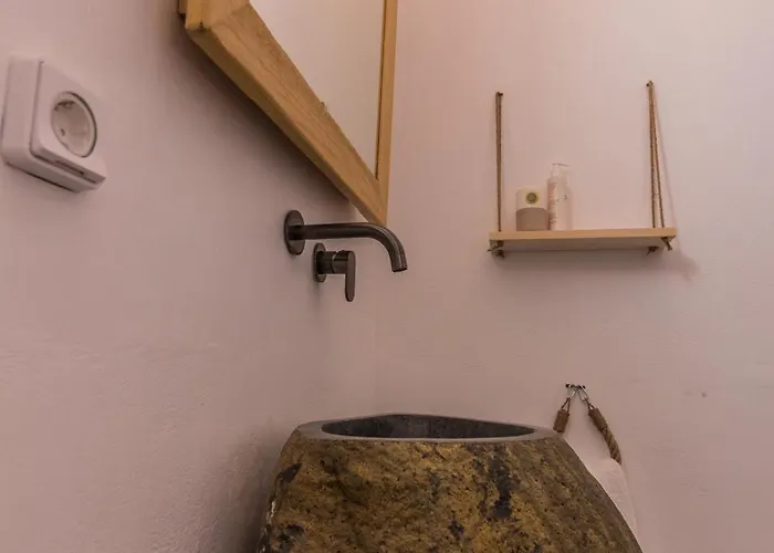 Salt Suites By Mr And Mrs White 2* Πολλώνια